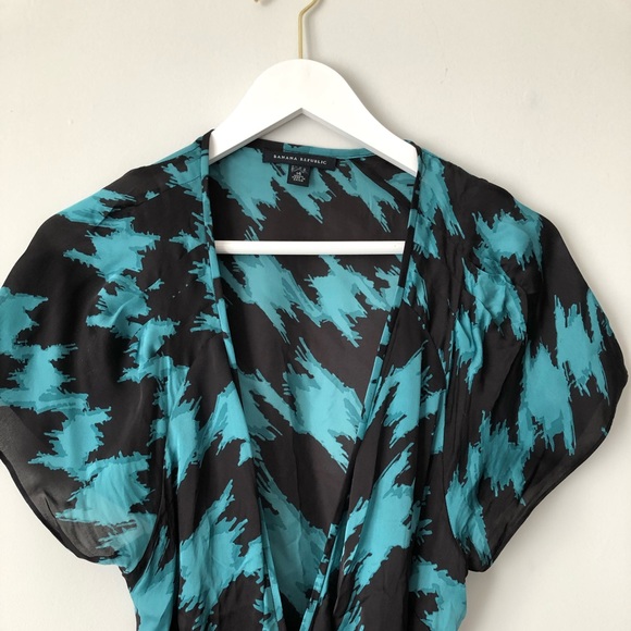 Banana Republic Silk Wrap Dress (14) - Picture 3 of 4